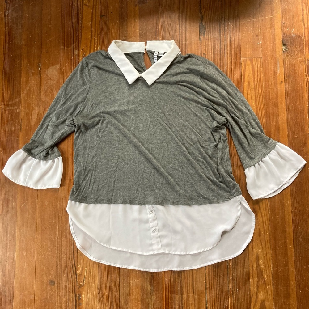 Grey and white blouse from Elle, size L